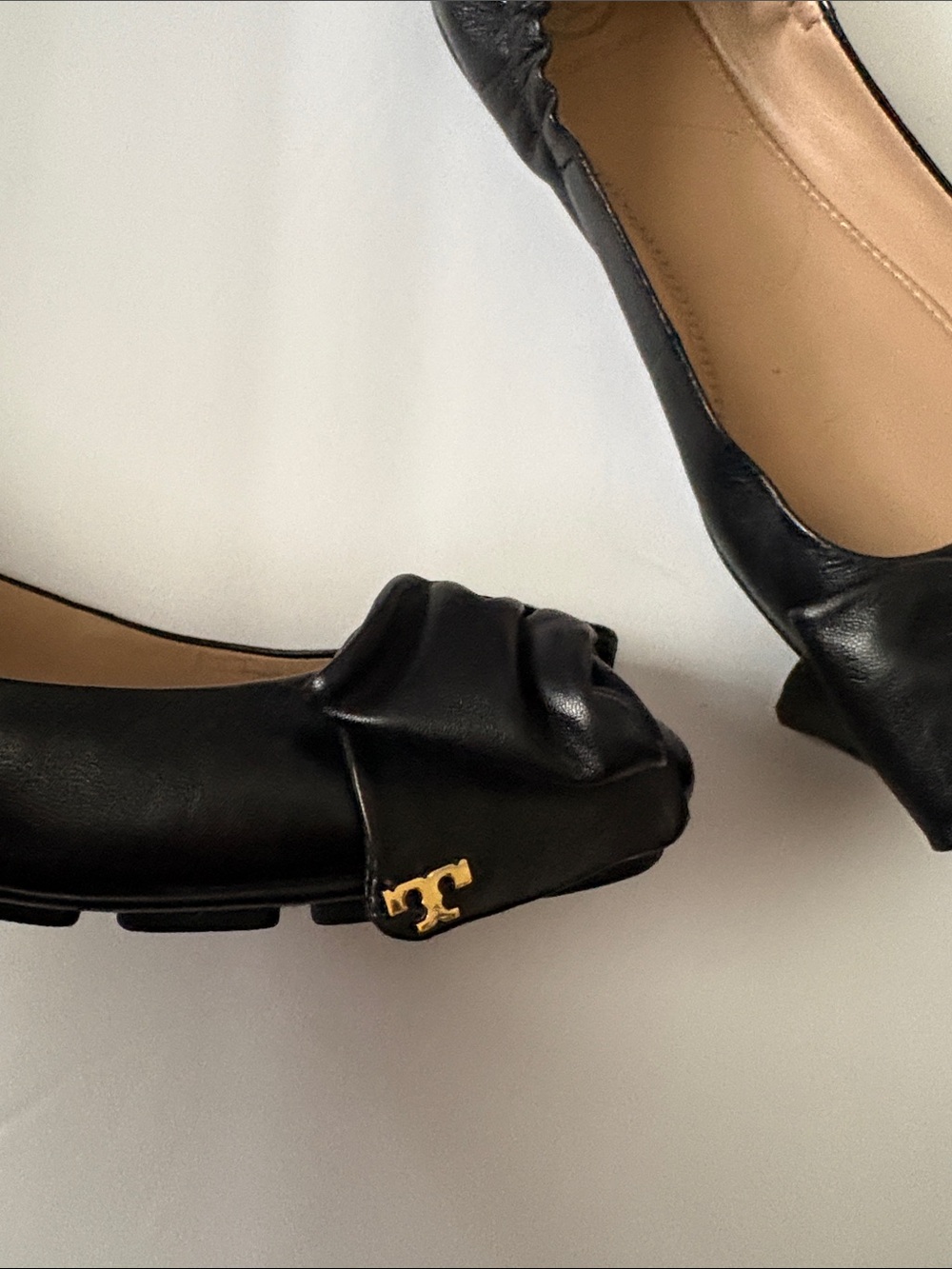 Tory Burch black leather bow flats sz 6 - Picture 3 of 8